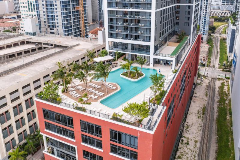  Condo & Townhome Photos