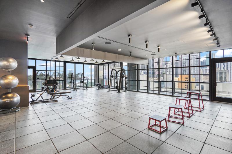  Condo & Townhome Photos
