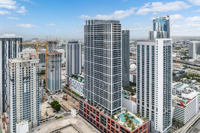  Condo & Townhome Photos