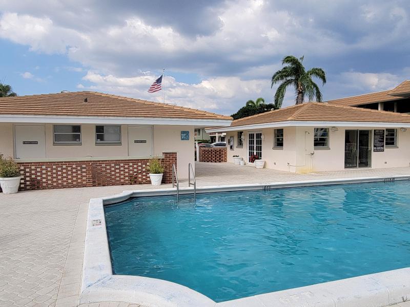  Condo & Townhome Photos