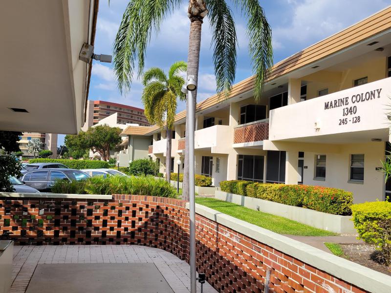  Condo & Townhome Photos