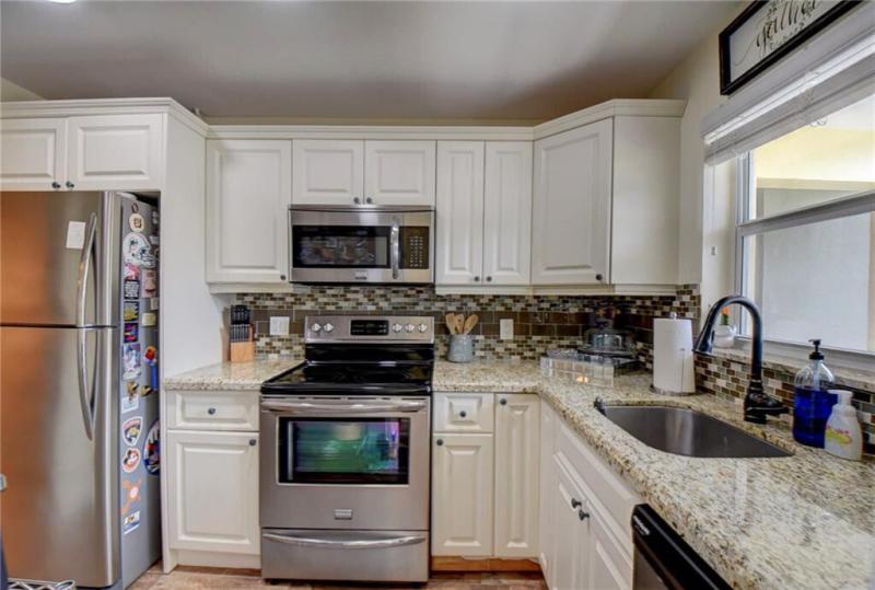  Condo & Townhome Photos