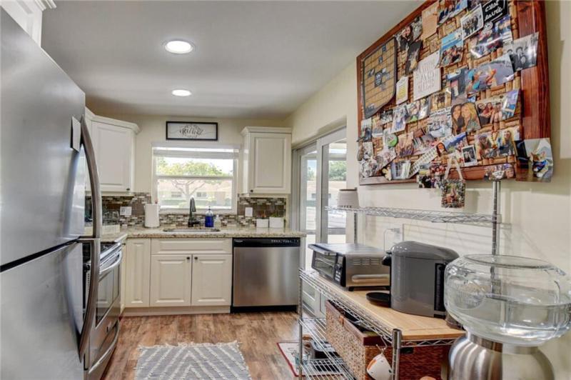  Condo & Townhome Photos