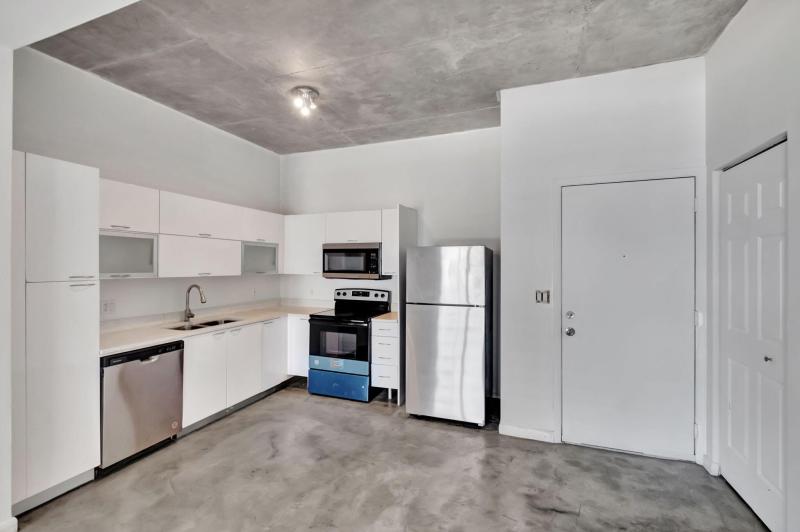  Condo & Townhome Photos