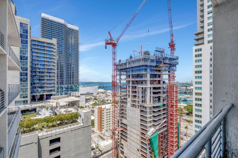  Condo & Townhome Photos