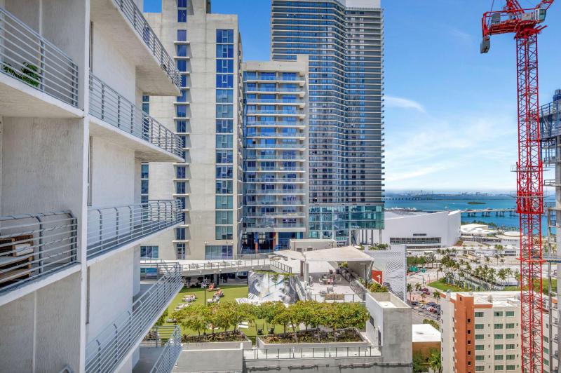  Condo & Townhome Photos