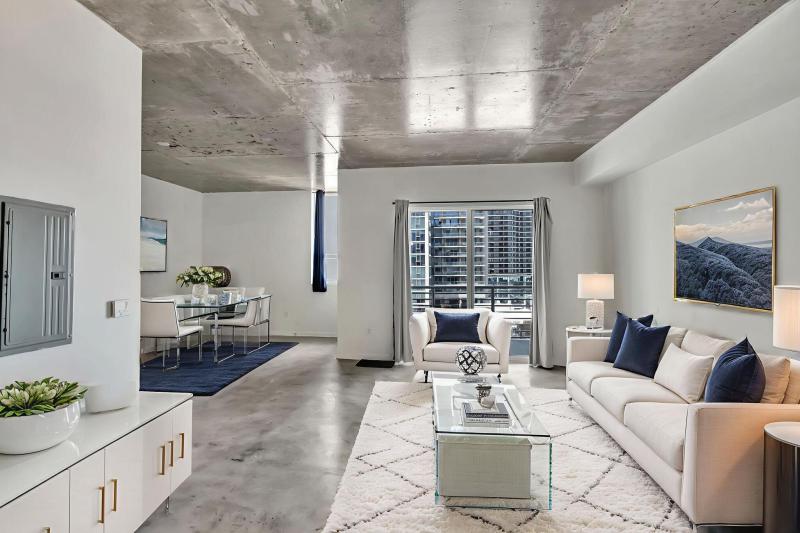  Condo & Townhome Photos