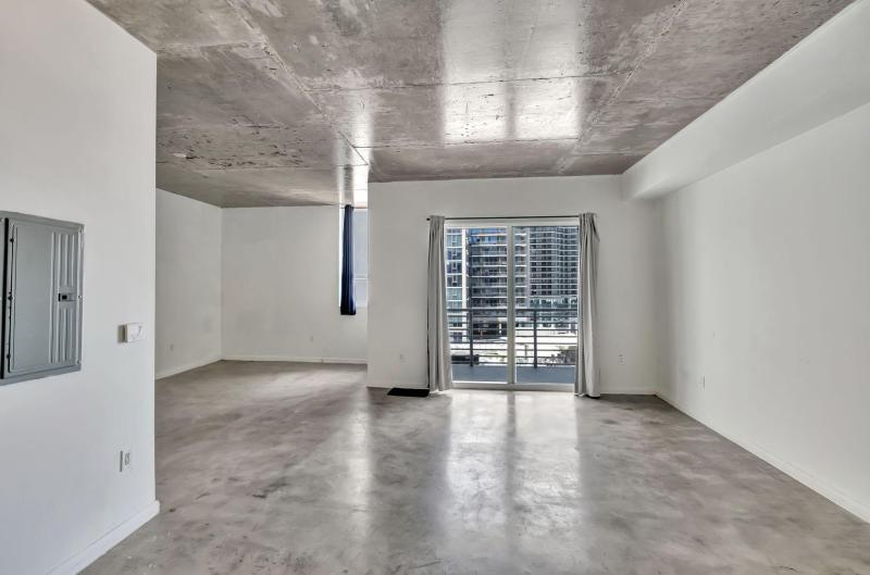  Condo & Townhome Photos