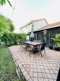  Condo & Townhome Photos