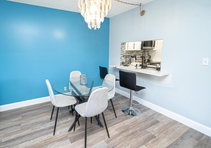 Condo & Townhome Photos