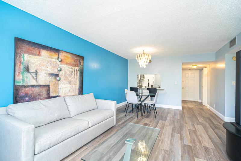 Condo & Townhome Photos