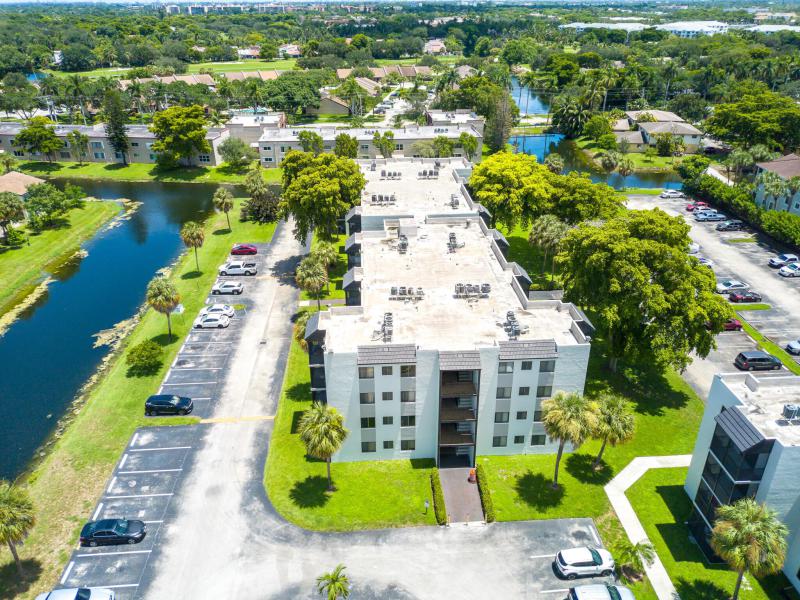  Condo & Townhome Photos