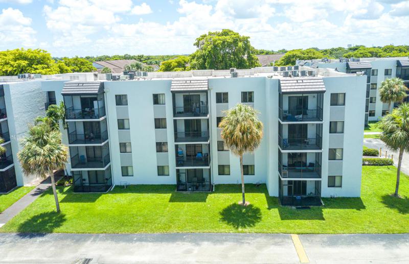  Condo & Townhome Photos