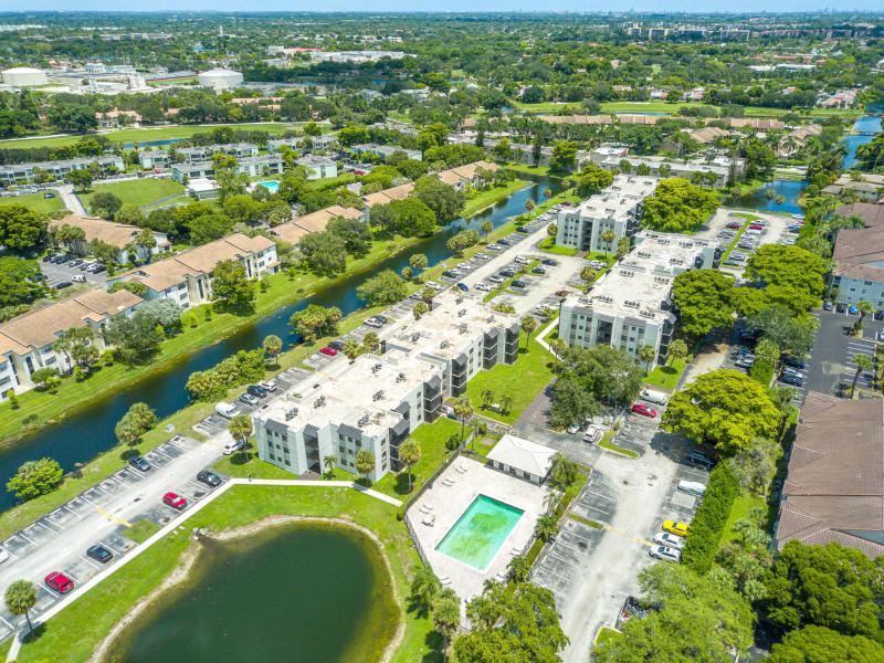  Condo & Townhome Photos