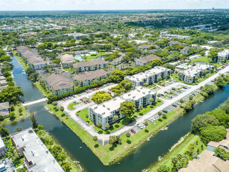  Condo & Townhome Photos
