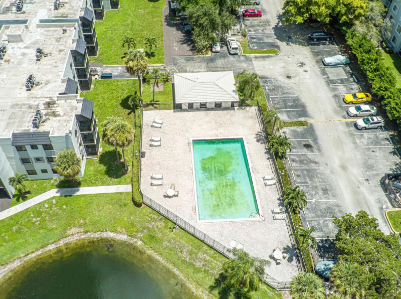  Condo & Townhome Photos