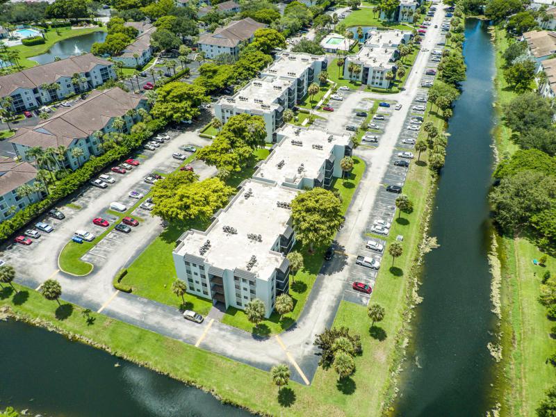  Condo & Townhome Photos