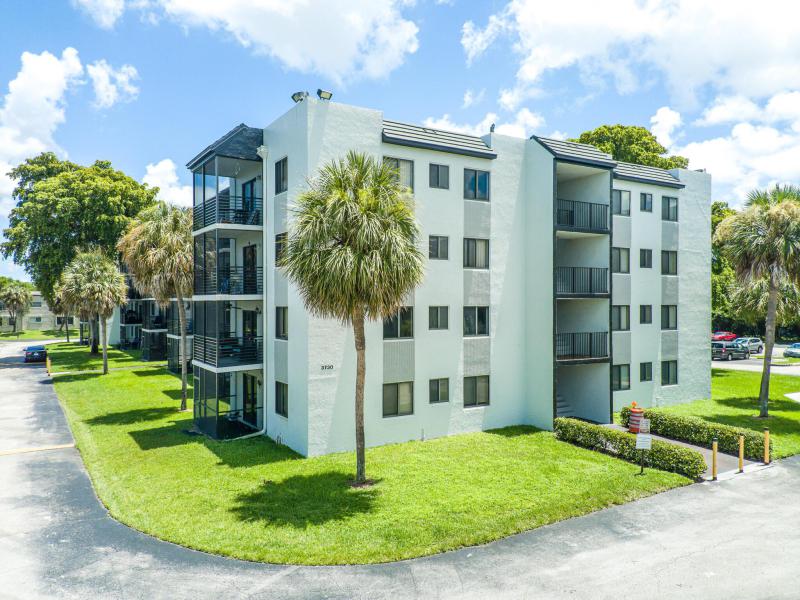  Condo & Townhome Photos