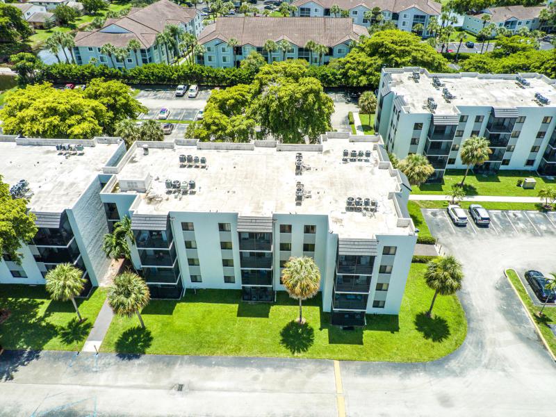  Condo & Townhome Photos