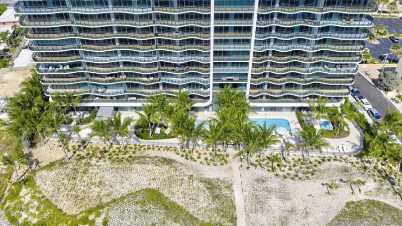 Condo & Townhome Photos