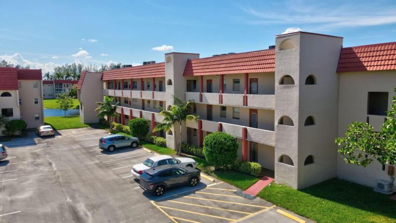  Condo & Townhome Photos