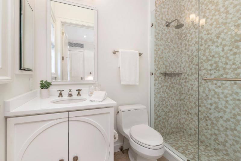  Single Family Homes Photo 17:  Palm Beach,  FL 33480