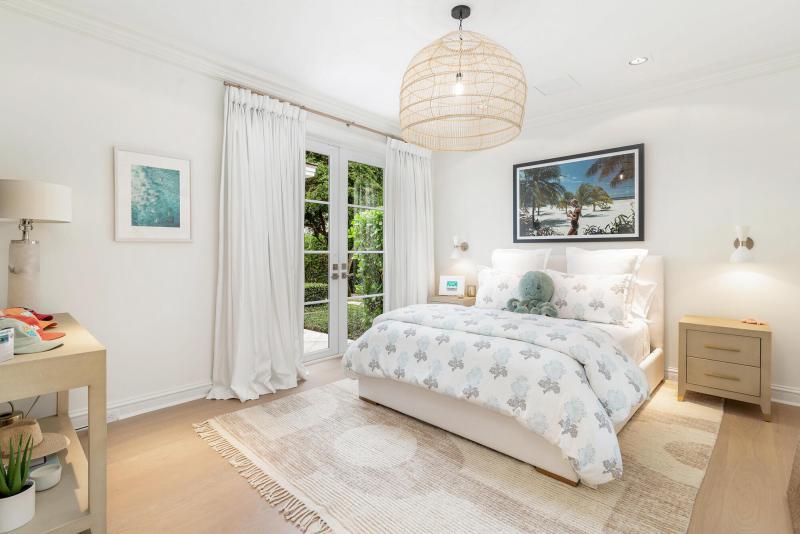  Single Family Homes Photo 18:  Palm Beach,  FL 33480