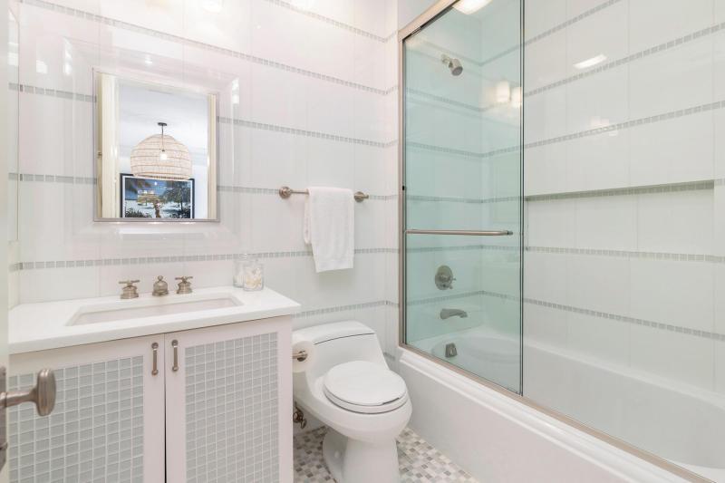  Single Family Homes Photo 19:  Palm Beach,  FL 33480