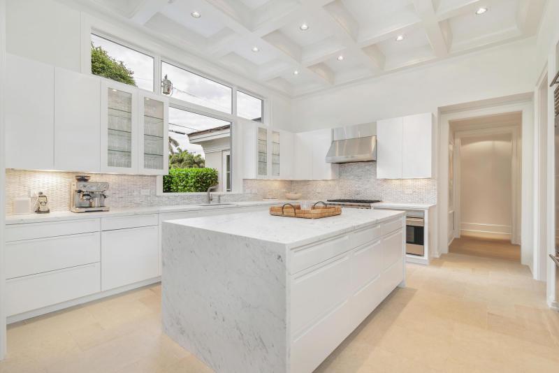  Single Family Homes Photo 8:  Palm Beach,  FL 33480