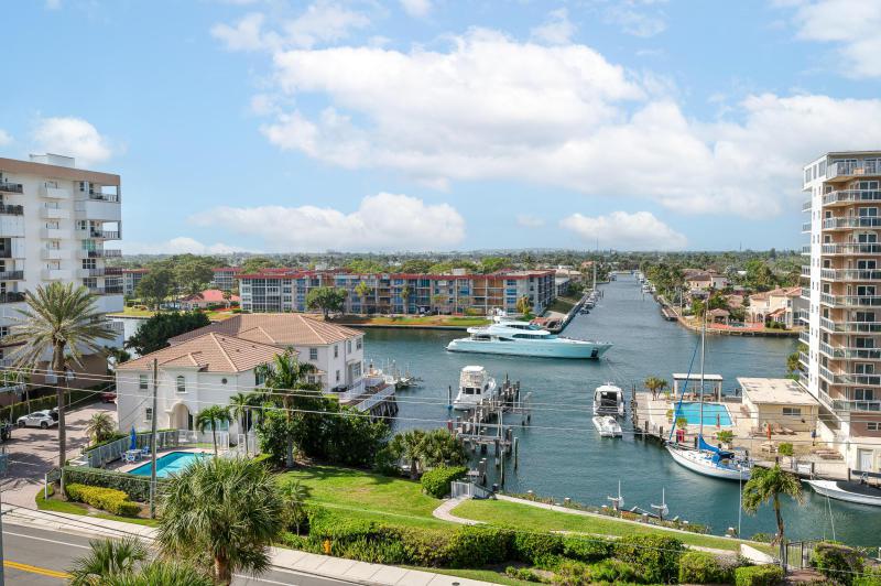  Condo & Townhome Photos