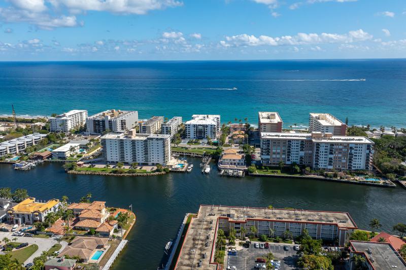  Condo & Townhome Photos