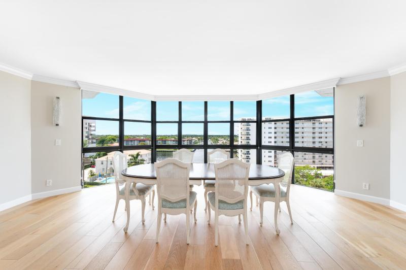  Condo & Townhome Photos