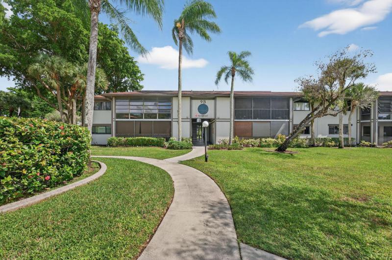  Condo & Townhome Photos