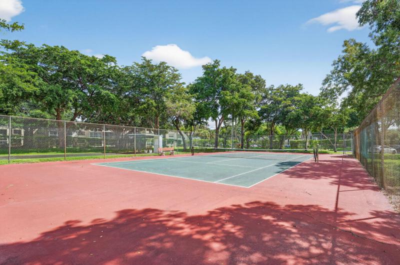  Condo & Townhome Photos