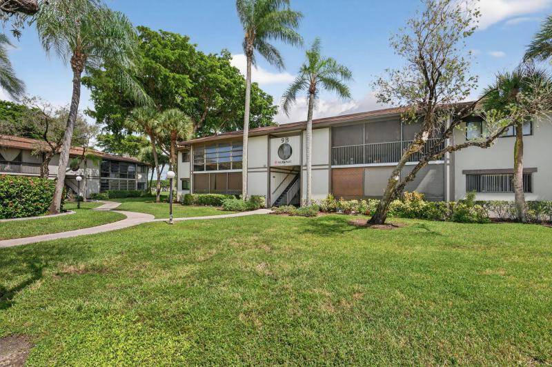  Condo & Townhome Photos