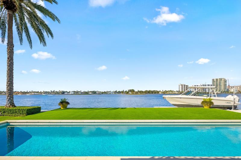  Single Family Homes Photo 15:  Palm Beach,  FL 33480