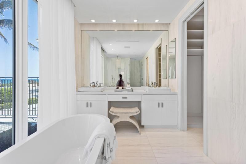  Single Family Homes Photo 7:  Palm Beach,  FL 33480