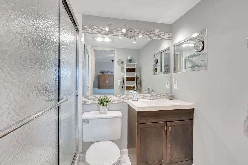  Condo & Townhome Photos