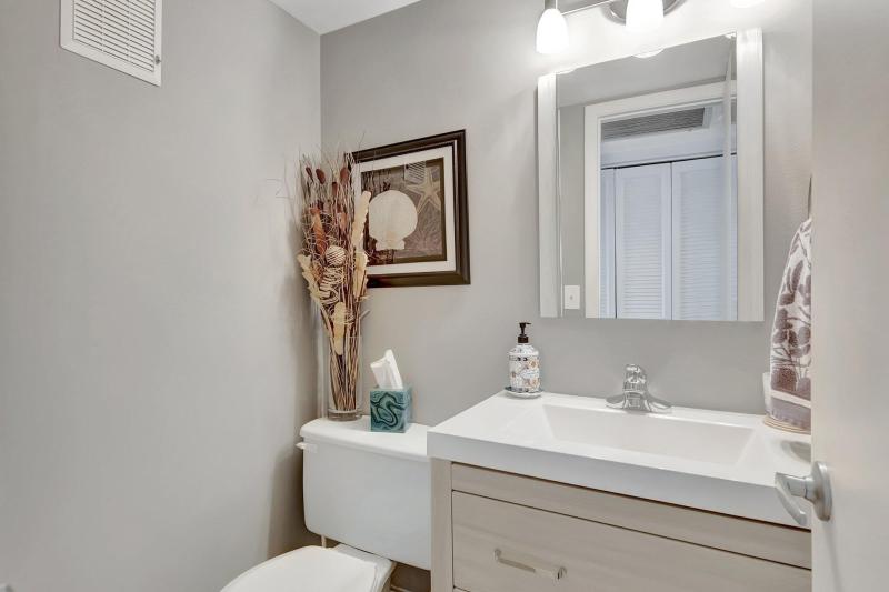  Condo & Townhome Photos