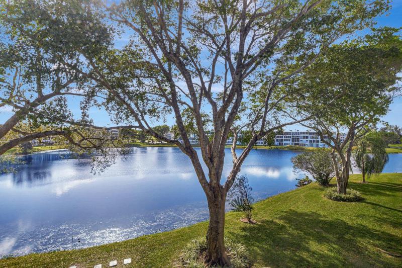  Condo & Townhome Photos