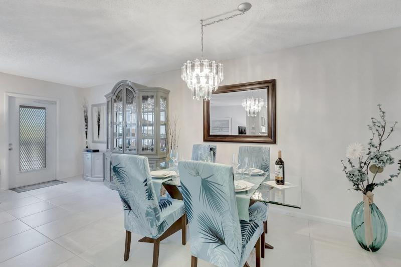  Condo & Townhome Photos