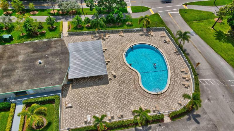  Condo & Townhome Photos