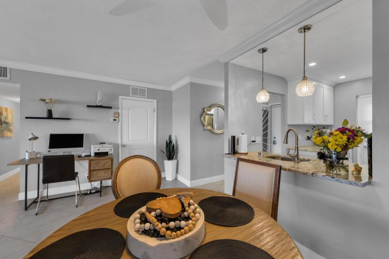  Condo & Townhome Photos