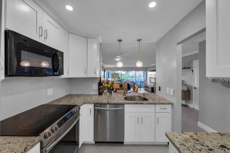  Condo & Townhome Photos