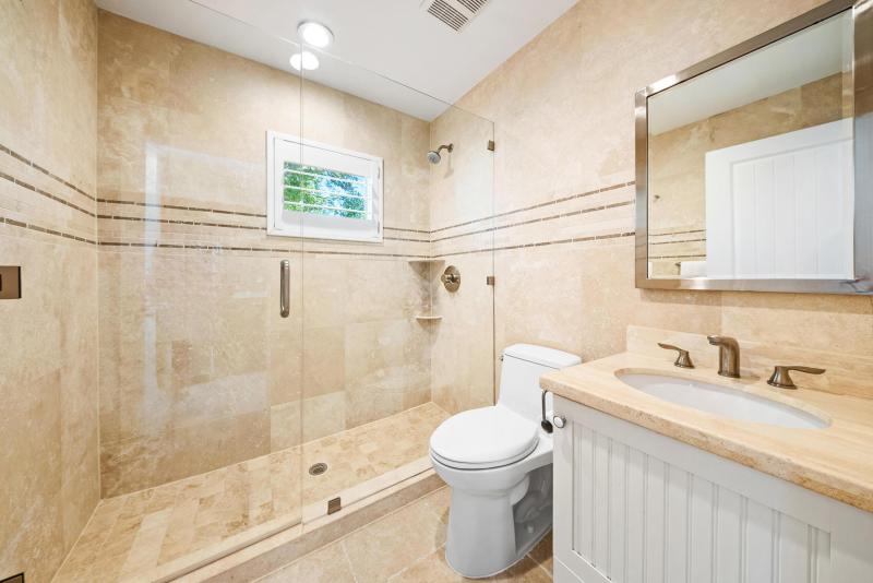  Single Family Homes Photo 28:  Out of Country,  Out of Country 00000