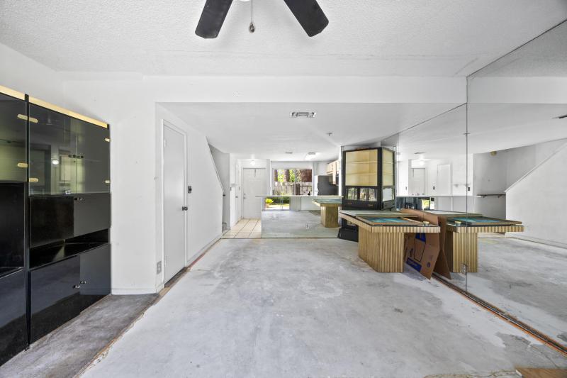  Condo & Townhome Photos