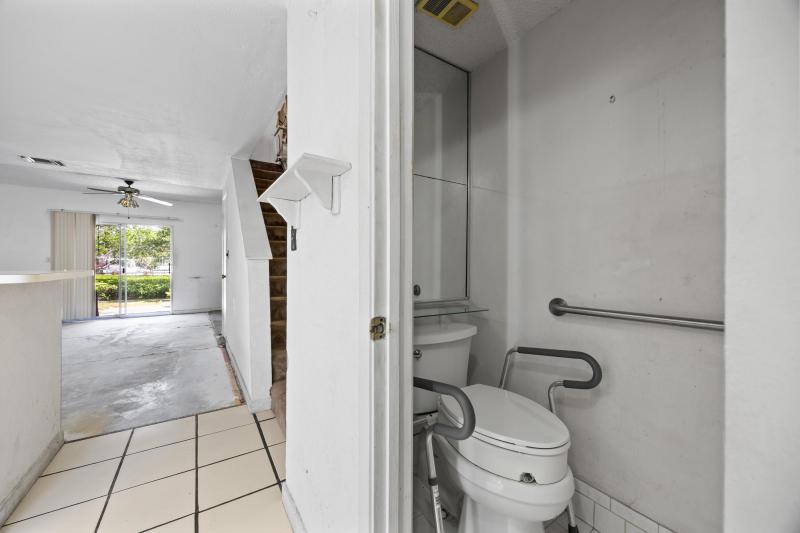  Condo & Townhome Photos