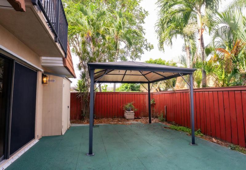  Condo & Townhome Photos