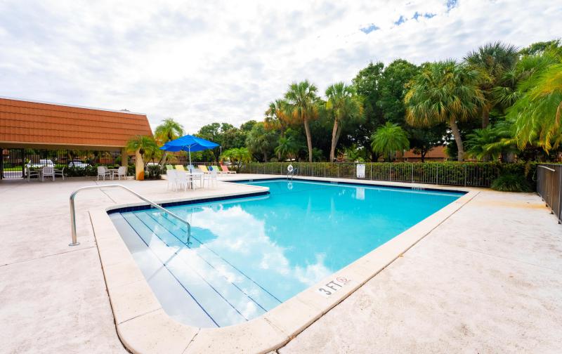  Condo & Townhome Photos