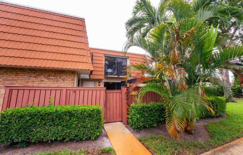  Condo & Townhome Photos